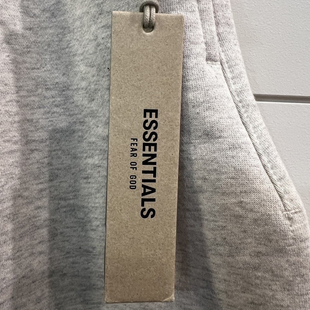 Essentials Fear of God Men's Gray Sweat Shorts Drawstring Elastic Waist Logo - Picture 5 of 10